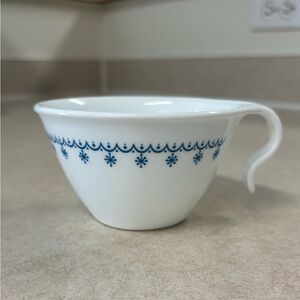Vintage C hook Corelle Snowflake Blue cup